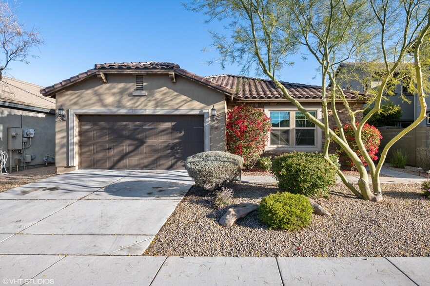 Building Photo - 3760 E Covey Ln