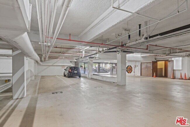 Building Photo - 10551 Wilshire Blvd