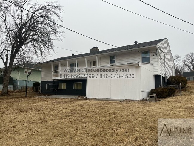 Building Photo - Beautifully Updated Ranch in Gladstone