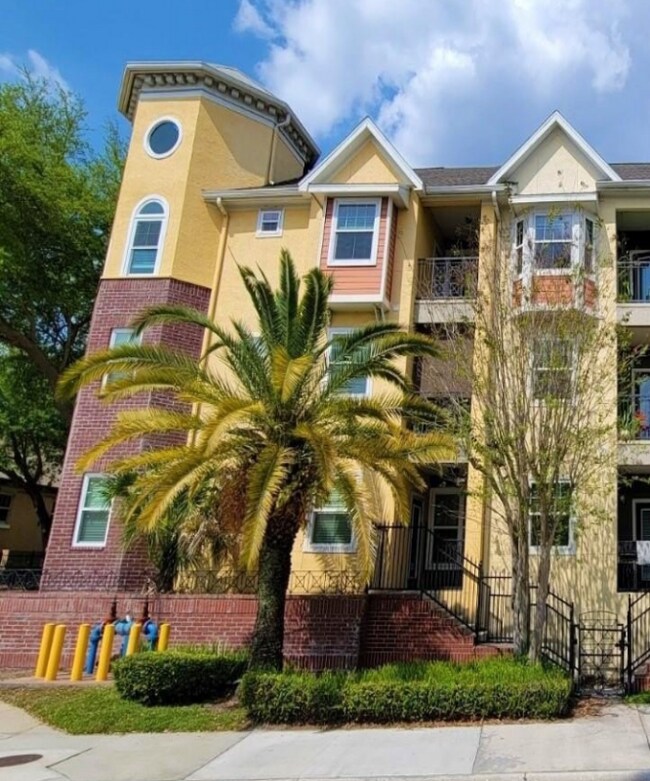 Building Photo - 1810 E Palm Ave