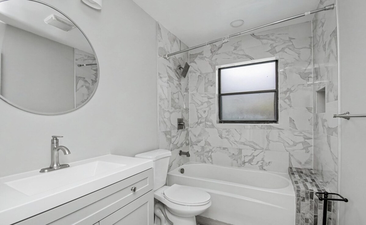 Building Photo - 7407 Silver Woods Ct
