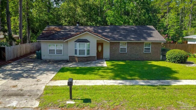 Building Photo - 848 Meadow Ln