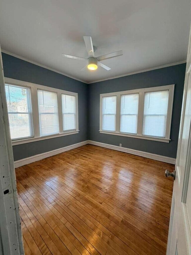 Building Photo - 2215 N 15th St