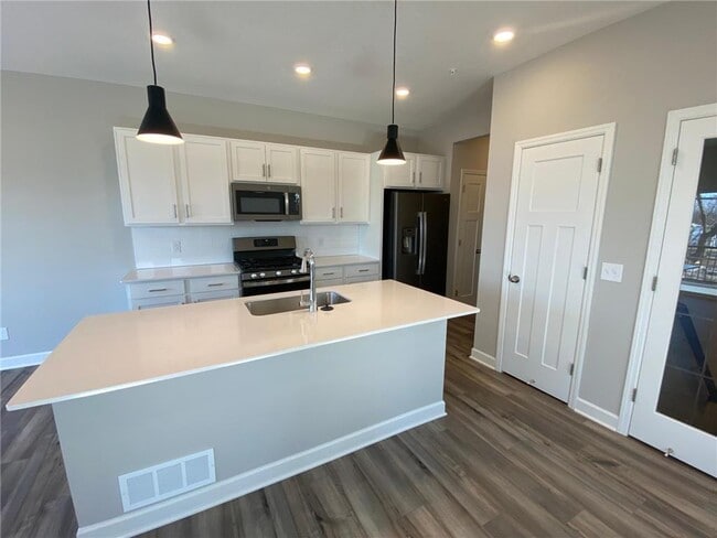 Building Photo - 206 Jean Avenue