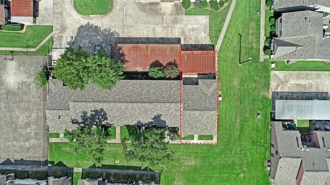 Building Photo - 1833 Country Village Blvd