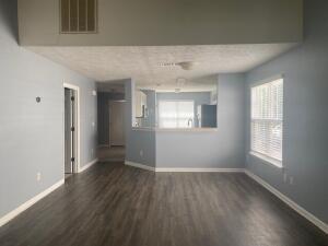 Building Photo - 609 Belle Court