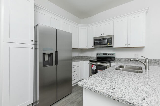 Building Photo - newly renovated property