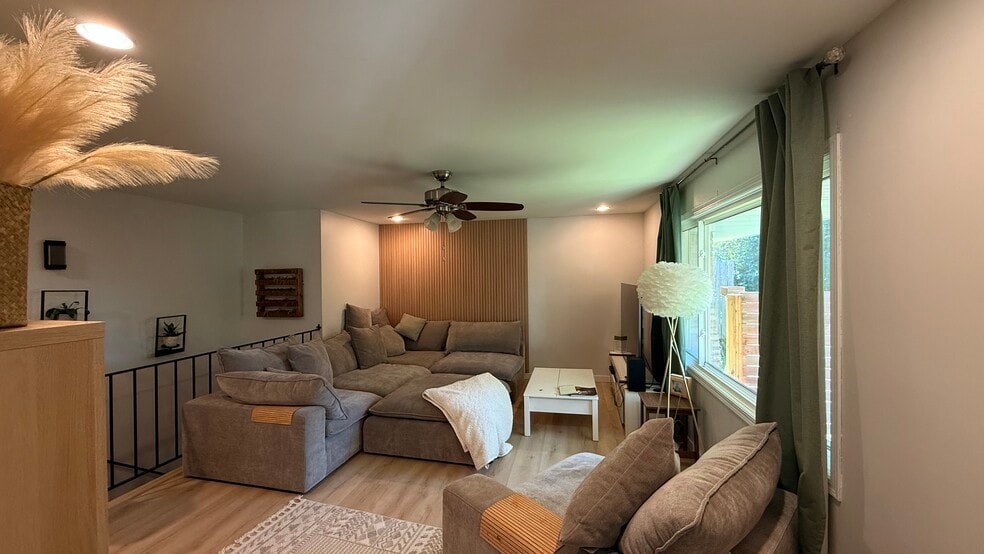 Primary Photo - 5640 Wood Duck Cir