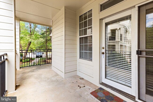 Building Photo - 1318 Garden Wall Cir