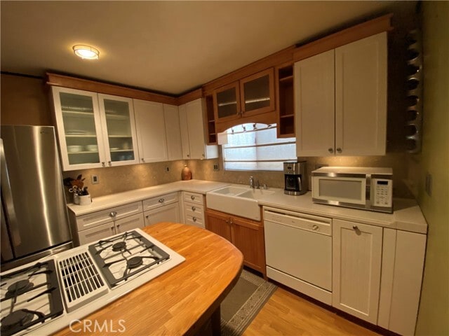 Building Photo - 6586 El Rey Ave