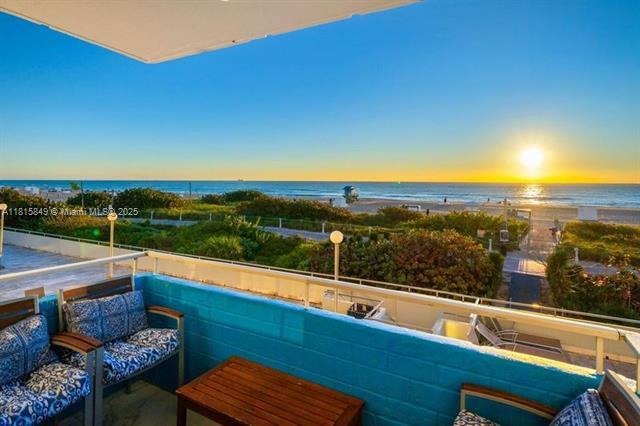 Building Photo - 465 Ocean Dr