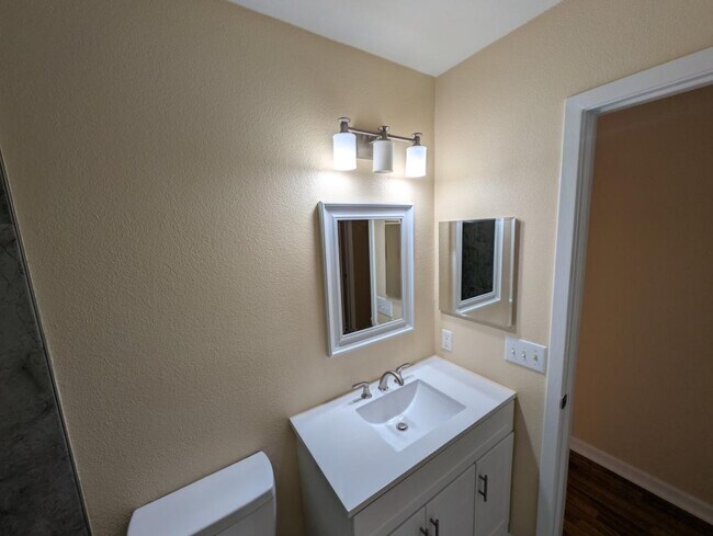 Building Photo - 14504 Waddesdon Bluff