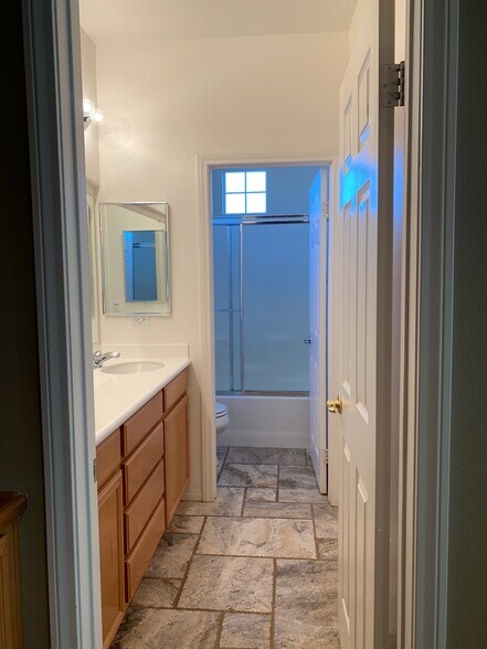 Building Photo - 84126 Canzone Dr