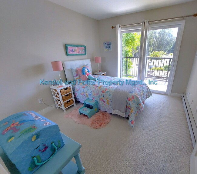 Building Photo - Impeccable 2BR, 1BA Capitola Condo with Oc...
