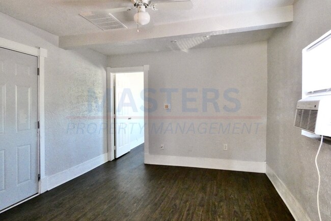 Building Photo - 420 Barker St