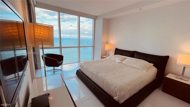 Building Photo - 2 br, 2.5 bath Condo - 18201 Collins Ave A...