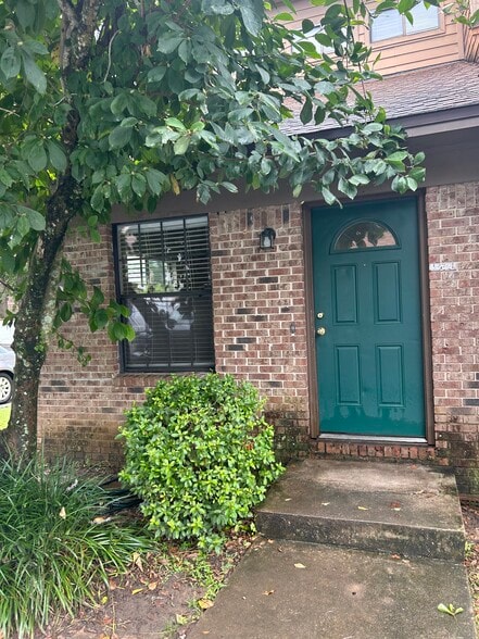 Primary Photo - 1129 Ocala Rd