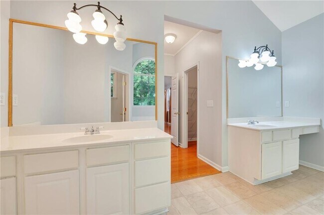 Building Photo - 5922 Brookmere Ct SE