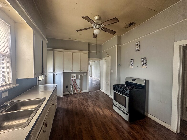 Building Photo - 1912 20th St