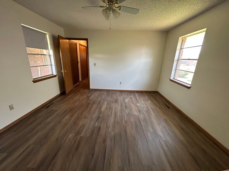 3rd Bedroom - 700 Victoria Dr