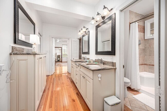 Building Photo - 11468 Club Dr