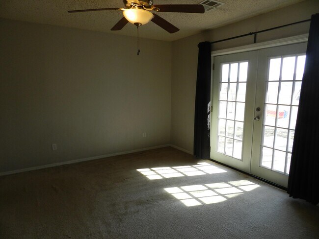 Building Photo - 2615 NW Locksley Ln