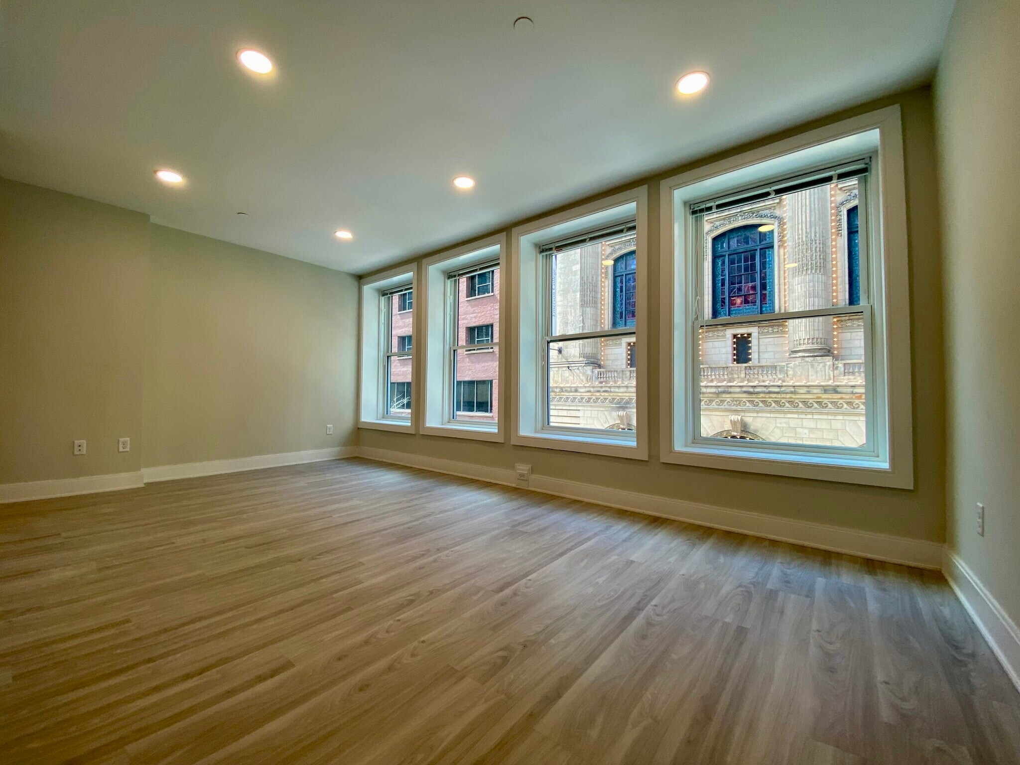 Building Photo - 230 Tremont St