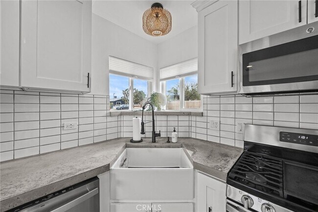 Building Photo - 55585 Onaga Trail