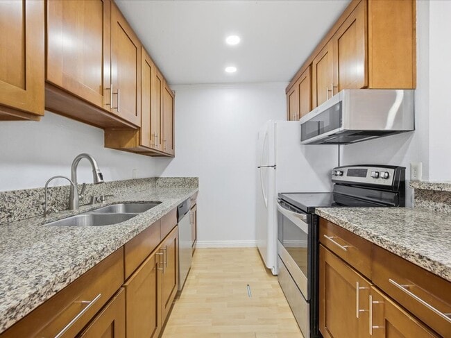 Building Photo - 3604 W Estates Ln