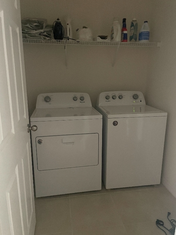 Building Photo - 7249 W Lenox Cir