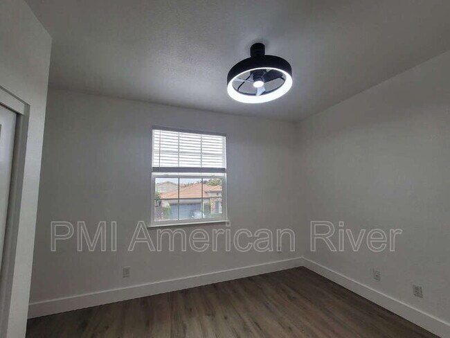 Building Photo - 4265 Thalia Way