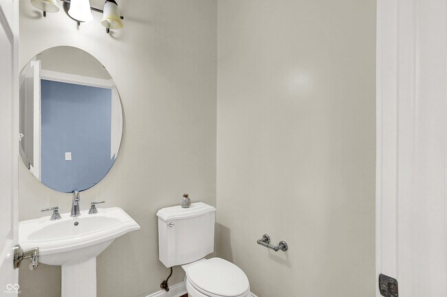 Building Photo - 13720 Akers Dr