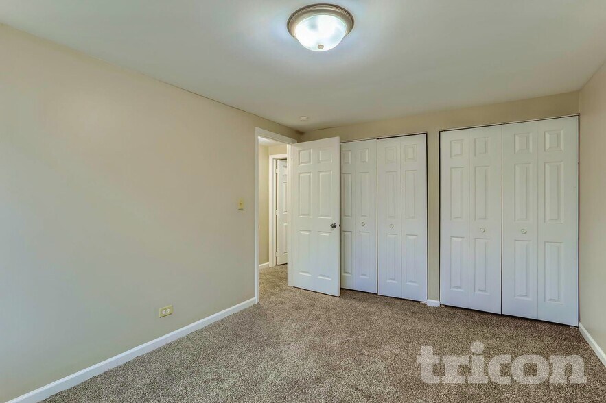 Building Photo - 155 Ramblewood Ln