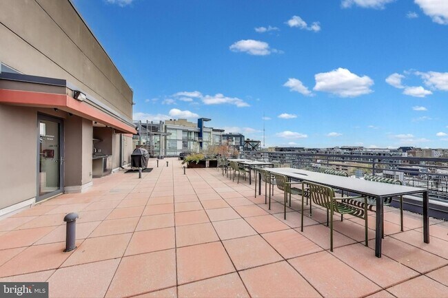 Building Photo - 2120 Vermont Ave NW