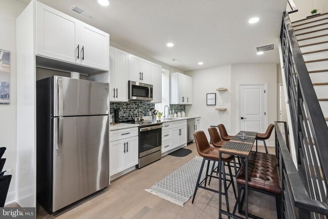 Building Photo - 1215 S 23rd St