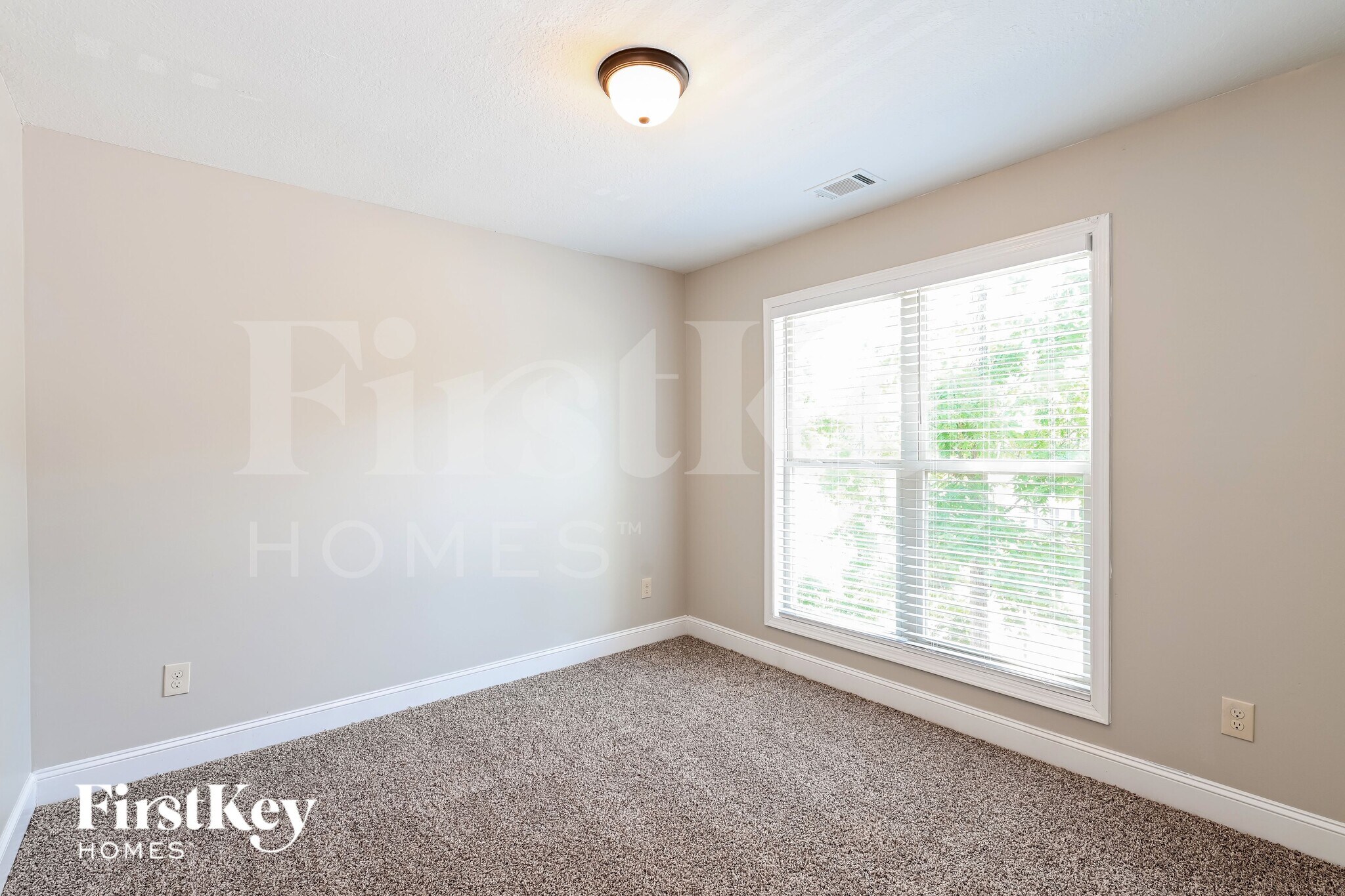 Building Photo - 1417 Greenridge Way