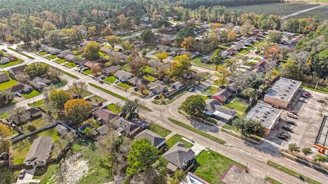 Building Photo - 10027 Valley Sun Dr