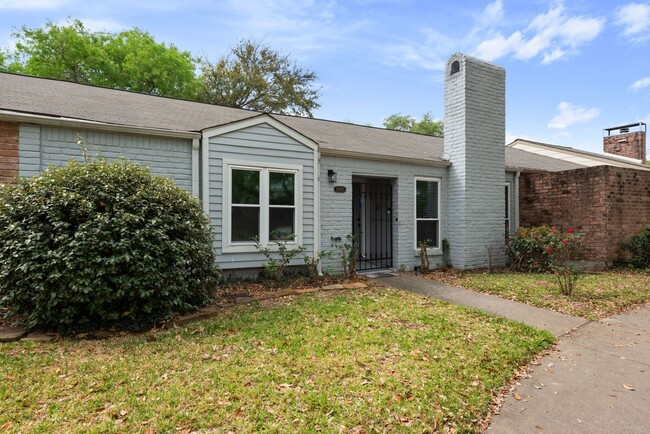 Primary Photo - 11805 Southlake Dr