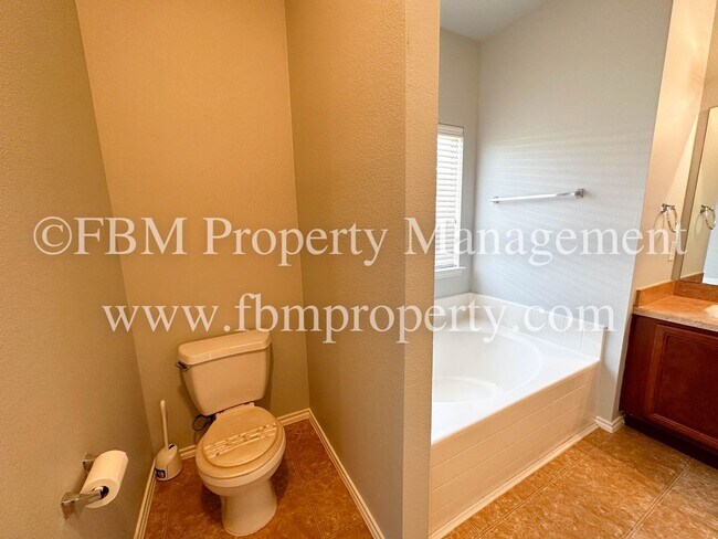 Building Photo - 103 Jennie Marie Cir