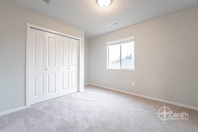 Building Photo - 2608 S White Salmon Dr