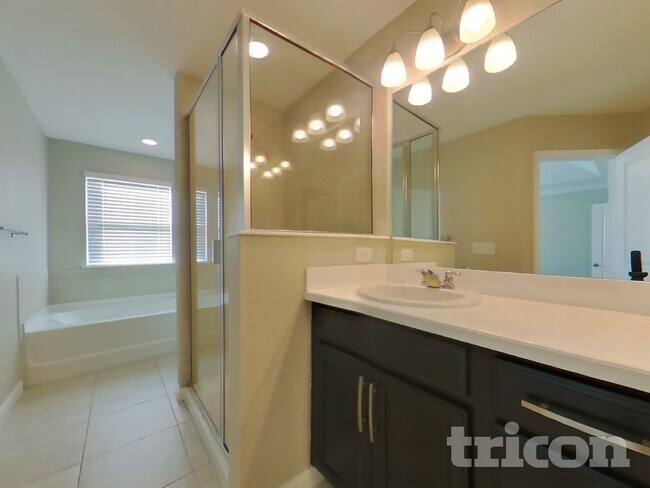 Building Photo - 12137 Trailhead Dr