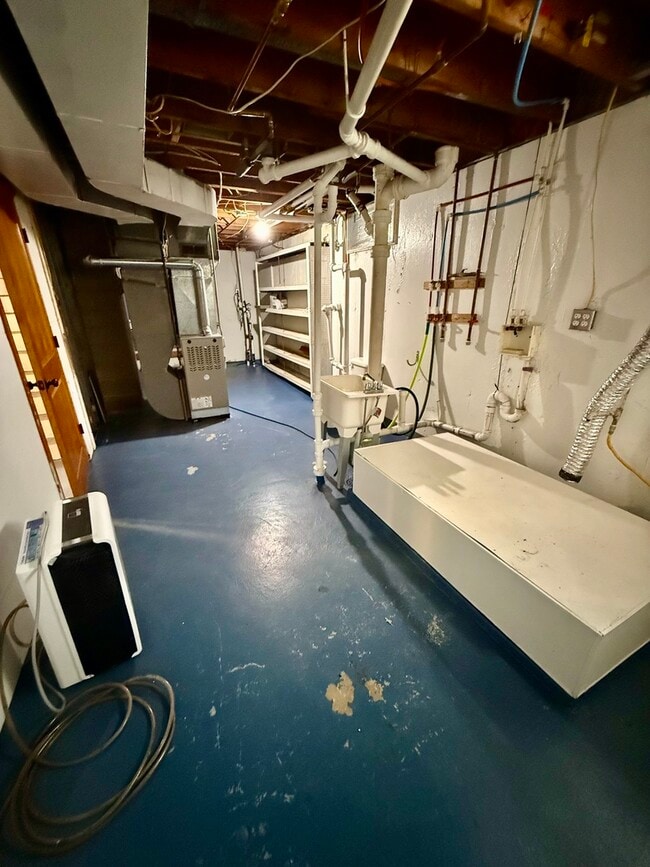 Building Photo - 723 Glendale Ave