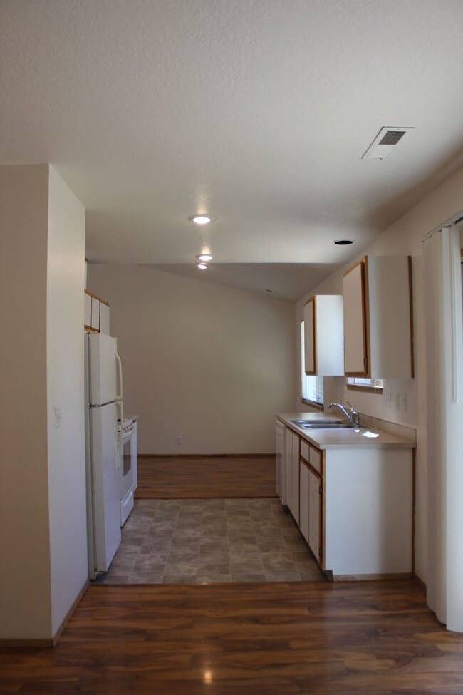 Building Photo - 4 br, 2.5 ba home in Scappoose neighborhood