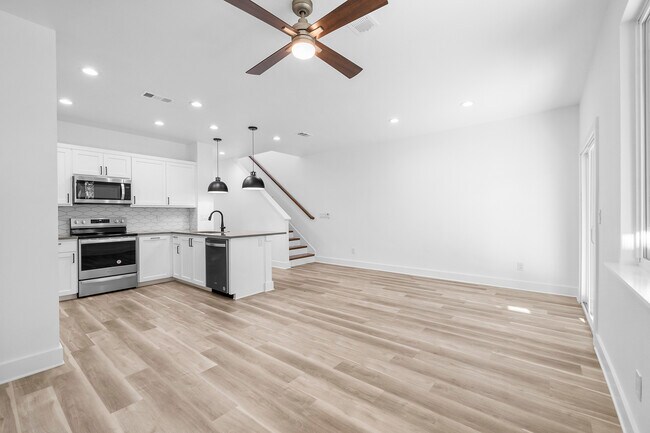 Building Photo - 18800 Hogan Cir