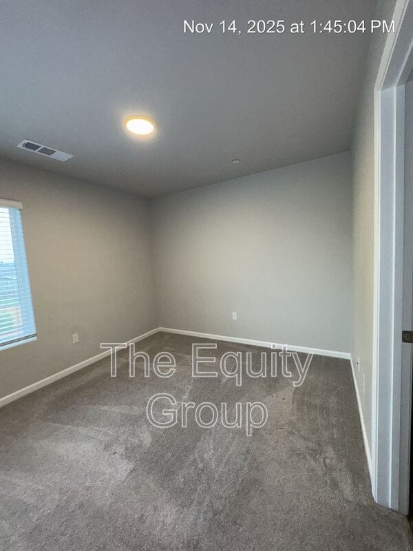 Building Photo - 418 S Summit St