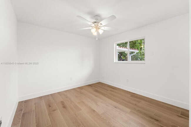 Building Photo - 37 NW 49th Ave