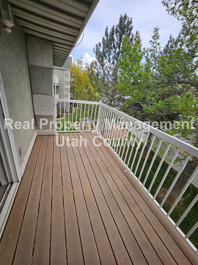 Building Photo - Orem Condo Top Floor Pet Friendly