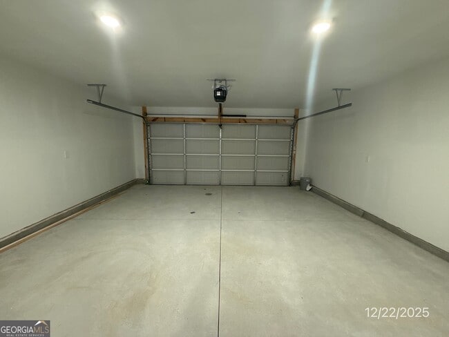 Building Photo - 487 Grand Magnolia St