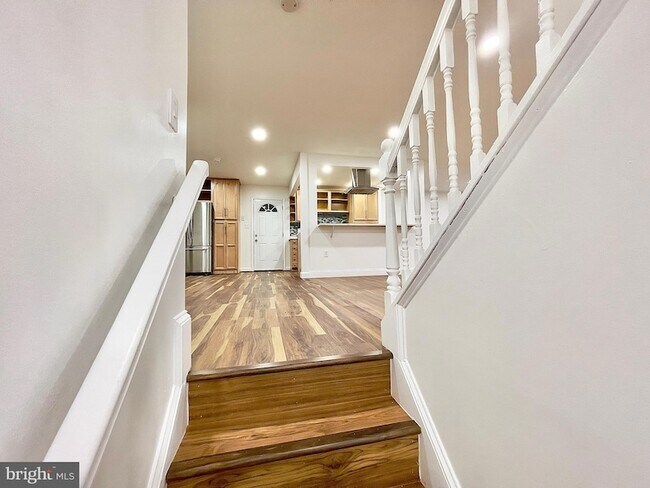 Building Photo - 1402 Mullins St