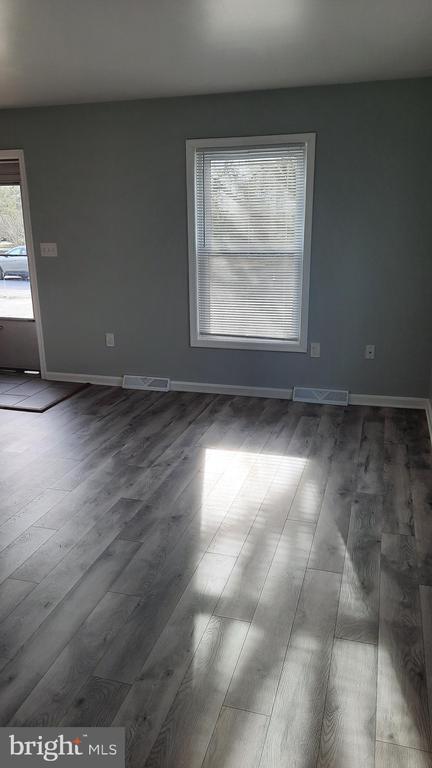 Building Photo - 618 Colonial View Rd